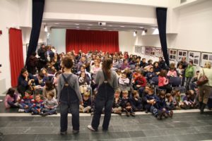 Spettacolo teatrale con "Il teatro del vento" di Brescia